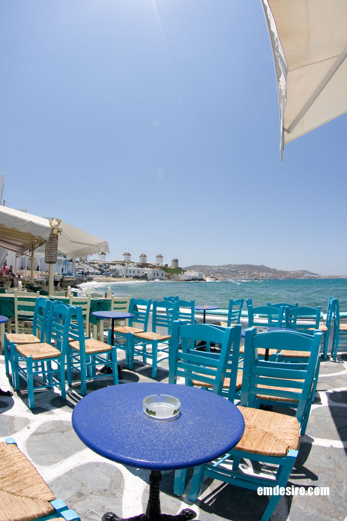 ギリシャ風景写真＠ミコノス島　アレフカンドラ街のタベルナ