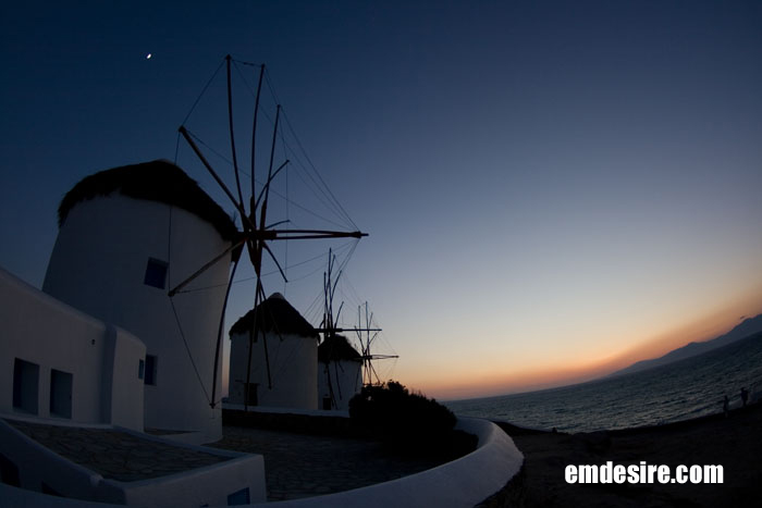ギリシャ風景写真＠ミコノス島　カト･ミリの風車（夕暮れ）２【魚眼】