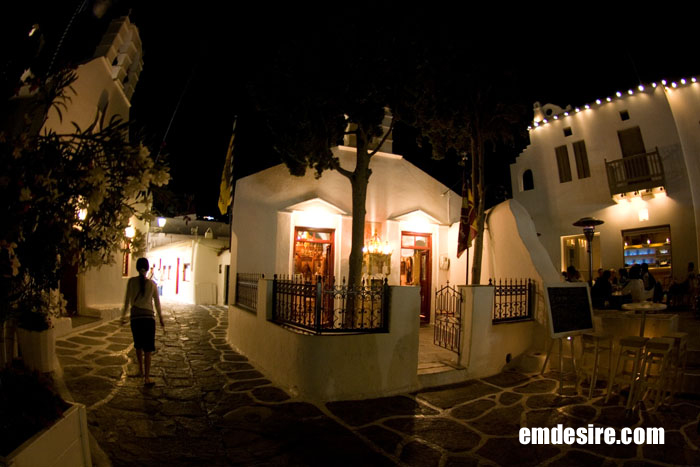 ギリシャ風景写真＠ミコノス島　夜の一風景【魚眼】