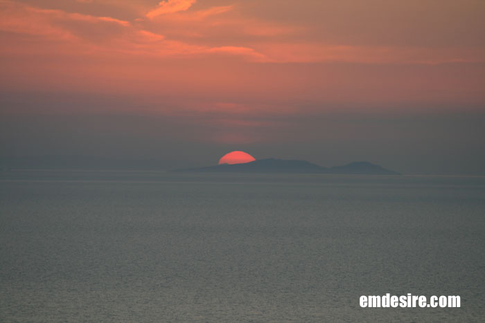 ギリシャ風景写真＠サントリーニ島　イアの夕日