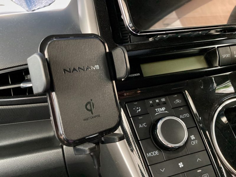 【レビュー】NANAMI ワイヤレスQi急速充電器セットと車載スマホホルダー(ワイヤレスQi急速充電器)